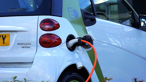 車輛電動化、車用鋰離子電池夯！2030 年估跳增 3.5 倍