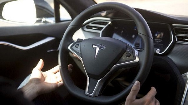 迎接Model 3試產，Tesla發股債籌資11.5億美元